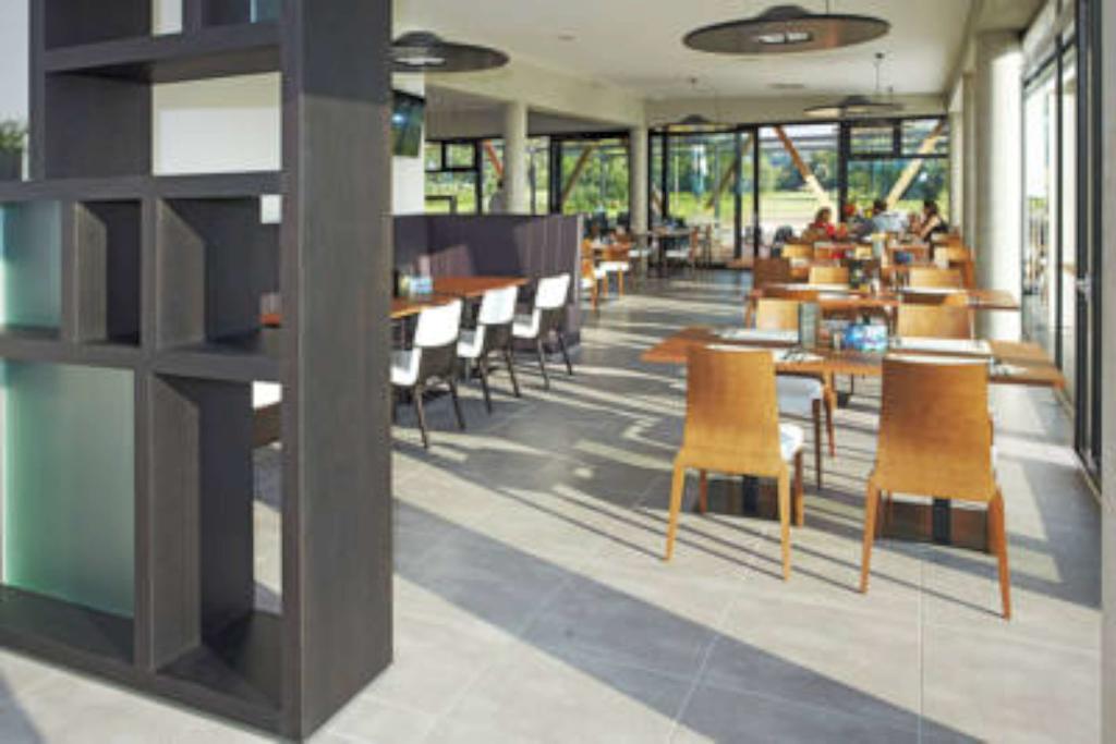 Hradec Králové Konference Park Hotel מראה חיצוני תמונה