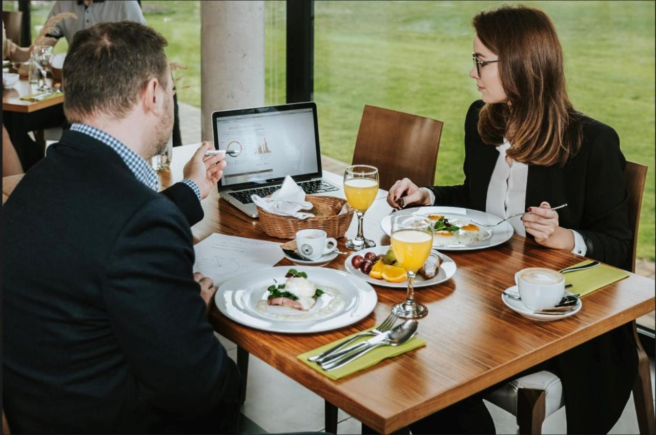 Hradec Králové Konference Park Hotel מראה חיצוני תמונה